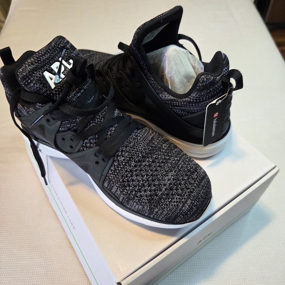 APL X Lululemon M Techloom Ascend Size 7 Black Charcoal Shoes Gym Running New‎